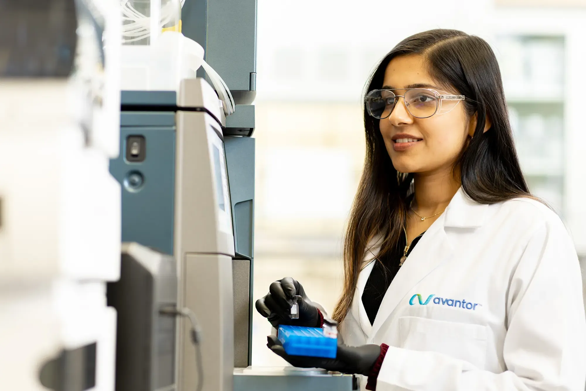 Scientist in an Avantor laboratory reviewing samples